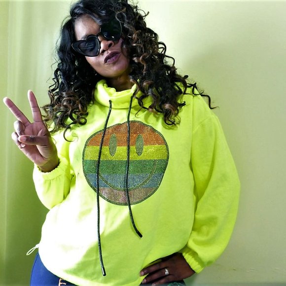 NWT PRIDE Crystal Smiley Face Sweatshirt sz M - Picture 3 of 9